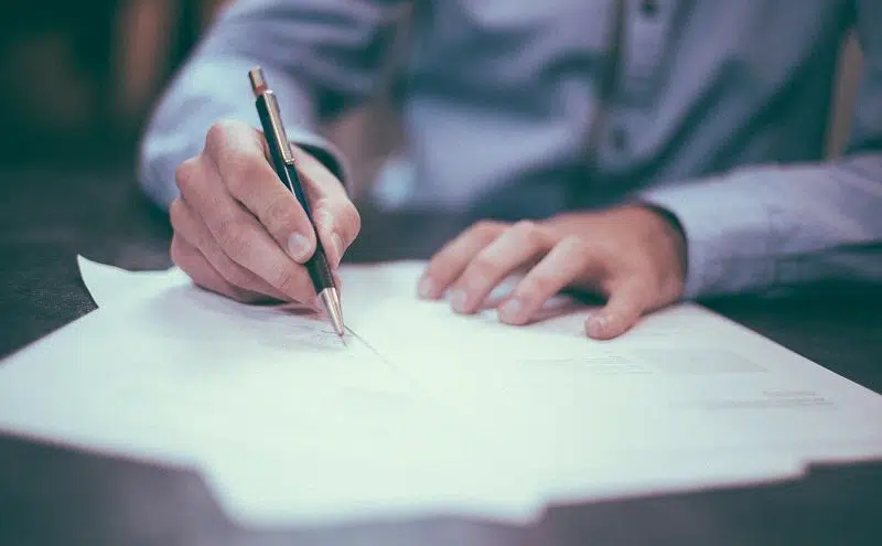 Pasos para contratar a un trabajador extranjero en Perú