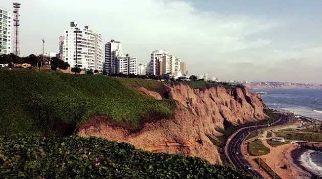 pasos-abrir-una-empresa-en-peru-extranjero